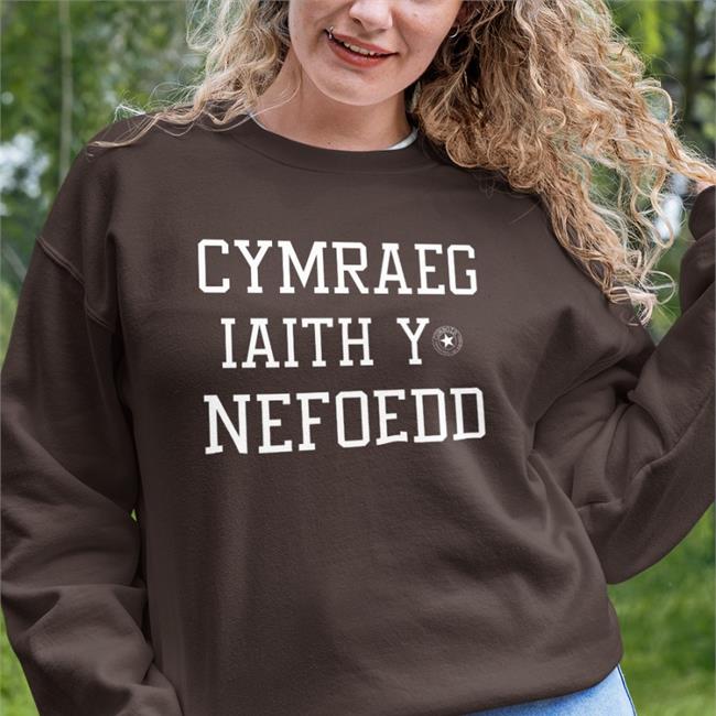 Cowbois Merch Cymraeg Iaith Y Nefoedd Shirt