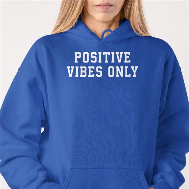 Robert Saleh Wearing Positive Vibes Only Tee Shirt