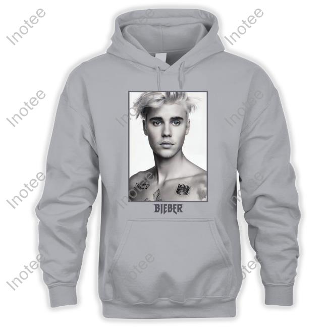 Colby Wearing Justin Bieber Shirt